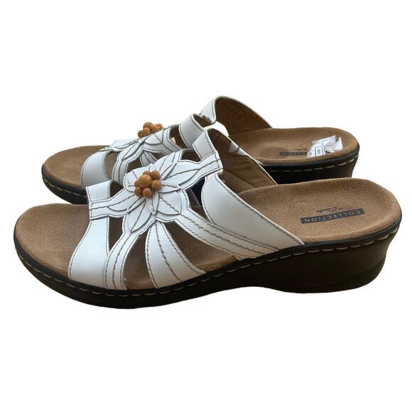 Clarks Lexi Myrtle White Leather Wedge Sandals Flower Size 10 - Picture 1 of 9